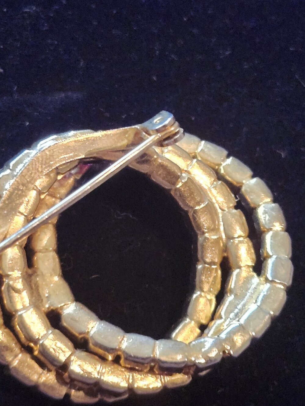 Vintage Pink Crystal Spiral Brooch - Unbranded Women's Jewelry - Picture 4 of 4
